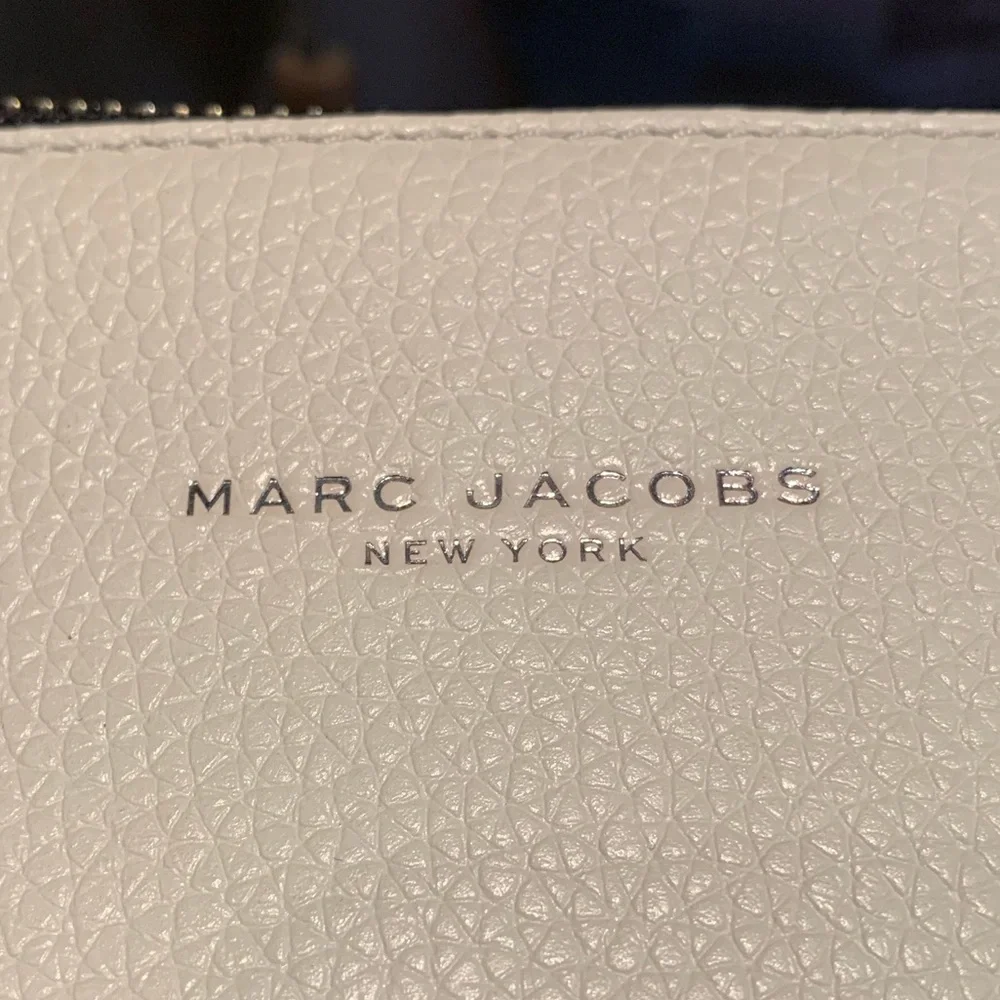 Marc Jacobs white crossbody - Picture 2 of 16